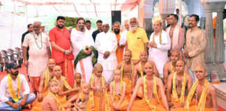 गंगा दशमी पर 20 ब्राह्मण बटुकों का सामूहिक यज्ञोपवीत संस्कार Mass Sacred Thread Ceremony for 20 Brahmin Youths on Ganga Dashami