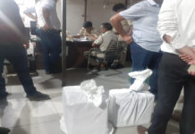 लोटस ब्रांड के नाम पर बेच रहे थे नकली घी They were selling counterfeit ghee under the Lotus brand name.