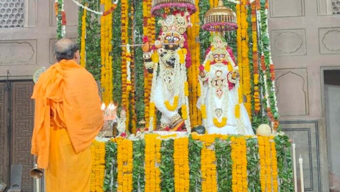 Enchanting tableaux have been beautifully arranged at the Govind Dev Ji and Radha Madhav temples. Enchanting tableaux have been beautifully arranged at the Govind Dev Ji and Radha Madhav temples.