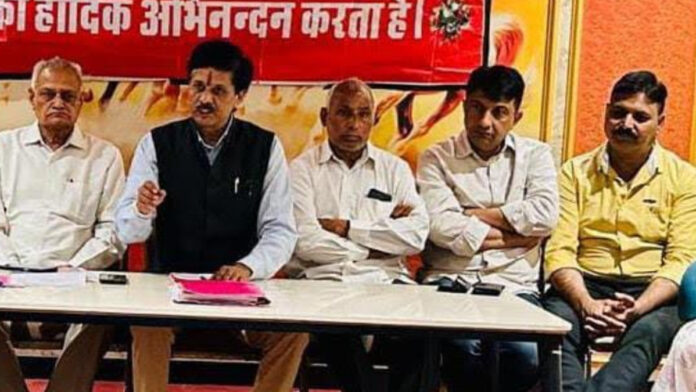 Employees' Federation Upset Over Reduction in Summer Vacation Employees' Federation Upset Over Reduction in Summer Vacation