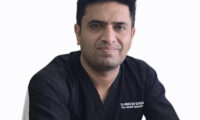 मस्तिष्क में नसों के ब्लॉकेज की समस्या से जूझ रहे एक बुजुर्ग को चिकित्सकों ने दिया नया जीवन