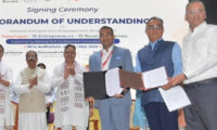 दो लाख पंचायतों में करियर ग्रोथ ओफिशल स्थापित करने के लिए हुए एमओयू पर हस्ताक्षर
