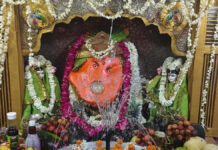 पद्मिनी एकादशी पर परकोटा गणेश मंदिर में सजी जलविहार झांकी A 'Jal Vihar' tableau was set up at the Parkota Ganesh Temple on Padmini Ekadashi.