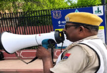 जयपुर पुलिस की पर्यावरण हित में पहल: रेडलाइट पर इंजन बंद करने की अपील