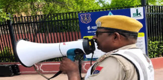 जयपुर पुलिस की पर्यावरण हित में पहल: रेडलाइट पर इंजन बंद करने की अपील