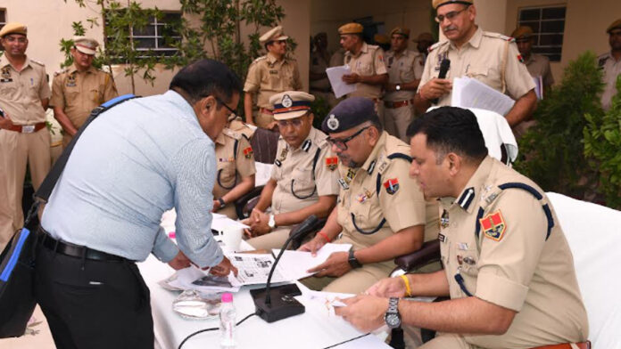 The Jaipur Police Commissioner provided relief to complainants by holding a public hearing at the Amer Police Station.