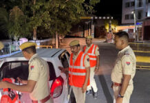 सघन नाकाबंदी से अपराधियों में हड़कंप: 810 नाकाबंदी पॉइंट्स पर 47 हजार से ज्यादा वाहनों की जांच Intensive blockade creates panic among criminals