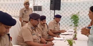 जनता के बीच पहुंच कर पुलिस कमिश्नर सचिन मित्तल ने परिवादियों की सुनी समस्याएं Reaching out to the public, Police Commissioner Sachin Mittal listened to the grievances of complainants.