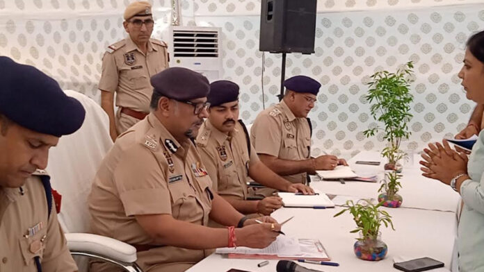 Reaching out to the public, Police Commissioner Sachin Mittal listened to the grievances of complainants.