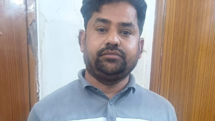 Contractual Employee Arrested for Accepting Bribe in Exchange for Medical Store License