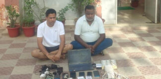 आईपीएल एलिमिनेटर मैच पर ऑनलाइन सट्टा लगाने वाले दो सटोरिये गिरफ्तार Two Bookies Arrested for Placing Online Bets on IPL Eliminator Match