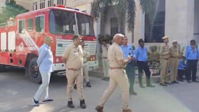 SMS Hospital Receives Bomb Threat SMS Hospital Receives Bomb Threat