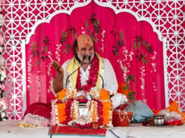 भगवान भक्तों की रक्षा के लिए किसी भी रूप में प्रकट होते हैं : सुरेश जी शास्त्री God manifests in any form to protect His devotees: Suresh Ji Shastri.