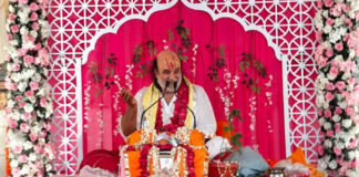 भगवान भक्तों की रक्षा के लिए किसी भी रूप में प्रकट होते हैं : सुरेश जी शास्त्री God manifests in any form to protect His devotees: Suresh Ji Shastri.