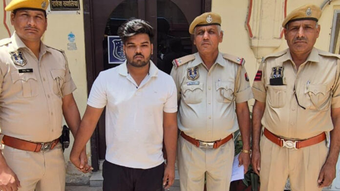 Taxi driver who struck young woman in front of Hawa Mahal arrested.