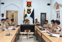 पुलिस कमिश्नर की दक्षिण जिले की समीक्षा बैठक: महिला सुरक्षा,साइबर क्राइम व लंबित मामलों पर सख्त निर्देश Police Commissioner's Review Meeting for the South District: Women's Safety