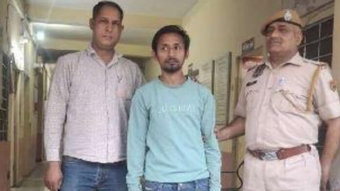 Criminal arrested with illegal pistol. Criminal arrested with illegal pistol.
