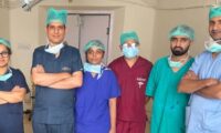 एसएमएस अस्पताल के चिकित्सकों ने निकाली पन्द्रह साल से पीड़ित महिला की बच्चेदानी से विशाल गांठ Doctors at SMS Hospital removed a massive tumor from the uterus of a woman who had been suffering for fifteen years.