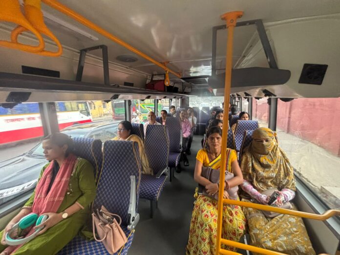 दो युवा आईटी इंजीनियरों ने समझी पीएम की पीड़ा और शुरू कर दी शेयरिंग बस