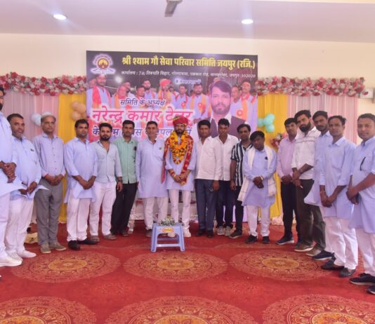 बम धमाकों के शहीदों को दी श्रद्धांजलि: रक्तदान शिविर में उमड़ा जनसैलाब