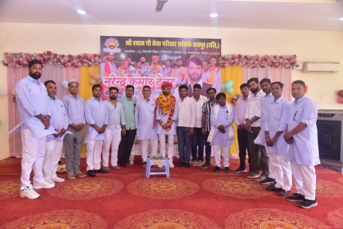 रक्तदान शिविर में उमड़ा जनसैलाब (2)