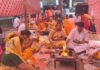 विश्व शांति के लिए अर्पित की आहुतियां