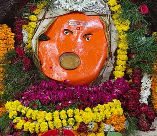 चांदपोल परकोटा गणेश मंदिर में गुरु-पुष्य नक्षत्र पर दी 1008 मोदकों की आहुति