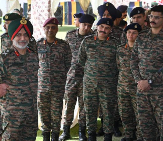 आर्मी कमांडर ने किया सप्त शक्ति कमांड के विभिन्न सैन्य स्टेशनों का दौरा