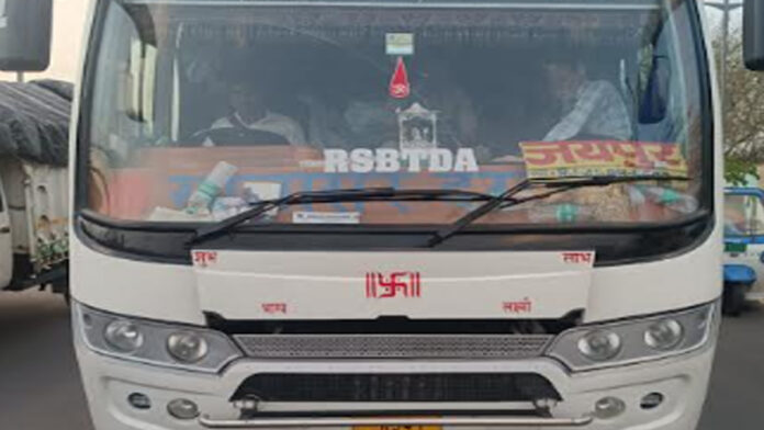 Vehicles of 51 habitual traffic violators who failed to pay e-challans impounded. Vehicles of 51 habitual traffic violators who failed to pay e-challans impounded.