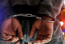 जुआरियों संग दो कुख्यात बदमाश गिरफ्तार Two notorious criminals arrested along with gamblers.