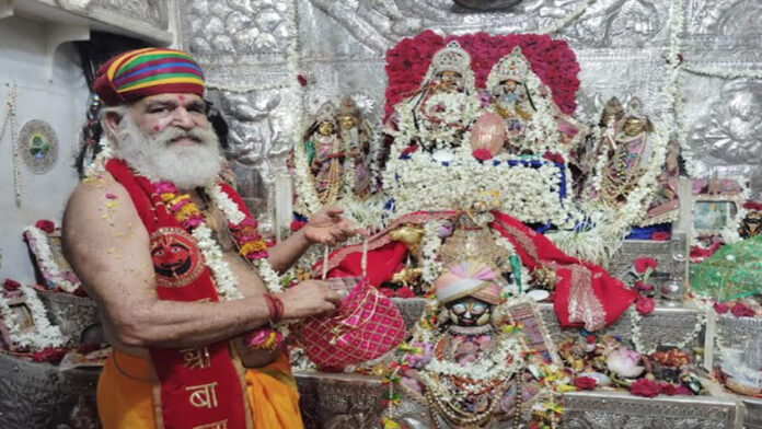 Silver Adornment Festival of Shri Bihari Ji Maharaj Silver Adornment Festival of Shri Bihari Ji Maharaj