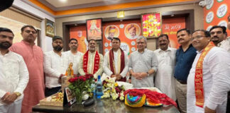 भाजपा शहर कार्यालय में केंद्रीय मंत्री अश्विनी वैष्णव का भव्य स्वागत, कार्यकर्ताओं को दिया विकास और संगठन का संदेश