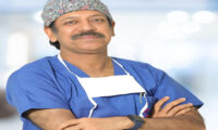 चिकित्सकों ने अवेक ब्रेन सर्जरी से 29 वर्षीय मरीज की बोलने की क्षमता बचाई Doctors saved a 29-year-old patient's ability to speak through awake brain surgery.