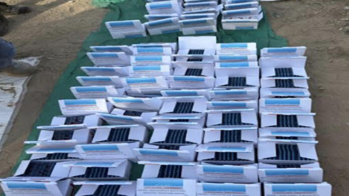 cc Smuggler arrested after seizure of a consignment of 72,000 banned Tramadol capsules.