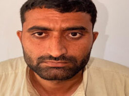 डमी कैंडिडेट बैठाकर बना वरिष्ठ अध्यापक चार साल बाद एसओजी के हत्थे चढ़ा आरोपी Accused who became a senior teacher by fielding a dummy candidate nabbed by the SOG after four years.