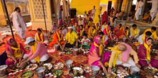 चतुर्भुज मंदिर में 108 पार्थिव शिवलिंग पूजन महोत्सव में उमड़ी श्रद्धालुओं की भीड़