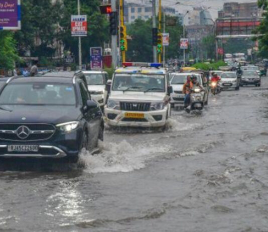 प्रदेश में बदला मौसम का मिजाज: 18 जिलों में ऑरेंज और 5 में येलो अलर्ट Orange alert in 18 districts and yellow alert in 5.