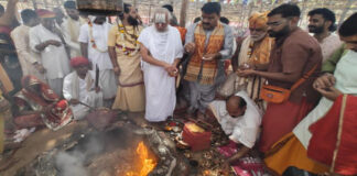 121 कुंडीय श्रीराम महायज्ञ पूर्णाहुति व भंडारे के साथ संपन्न 121-Kundiya Shri Ram Mahayajna concludes with Purnahuti and Bhandara.