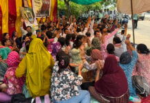 17वें दिन भी जारी रहा नर्सेज संयुक्त संघर्ष समिति का धरना, आज निकाला जाएगा कैंडल मार्च