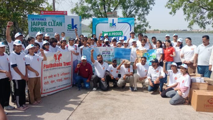 A call for cleanliness rises from Jal Mahal: Hundreds pledge to protect the environment.