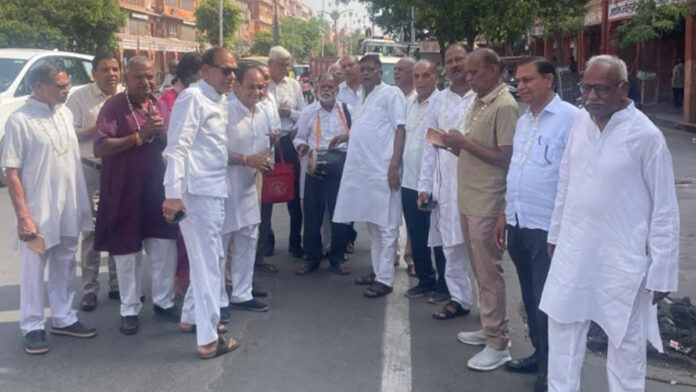 Six-Cose Circumambulation Procession Held During Purushottam Month Six-Cose Circumambulation Procession Held During Purushottam Month