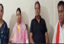 रेशु गुप्ता से मिलीं समाजसेवी मानसी सांखला: आर्थिक सहयोग के साथ न्याय की उठाई मांग Social worker Mansi Sankhla met Reshu Gupta.