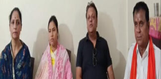 रेशु गुप्ता से मिलीं समाजसेवी मानसी सांखला: आर्थिक सहयोग के साथ न्याय की उठाई मांग Social worker Mansi Sankhla met Reshu Gupta.