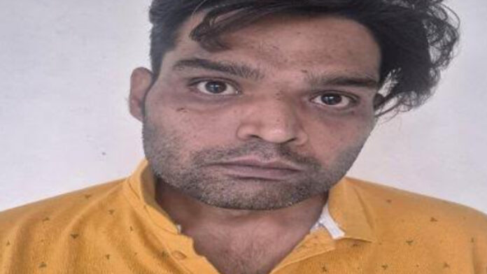 Fraudster wanted for multi-crore scam and carrying a ₹10,000 reward arrested. Fraudster wanted for multi-crore scam and carrying a ₹10,000 reward arrested.