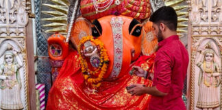 गुरु-पुष्य नक्षत्र पर श्री नहर के गणेशजी का पंचामृत अभिषेक Panchamrit Abhisheka of Shri Nahar's Ganesha on Guru-Pushya Nakshatra