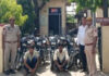 पुलिस ने नौ चोरी की मोटरसाइकिलों सहित दो शातिर बदमाश दबोचे Police nabbed two notorious criminals with nine stolen motorcycles.