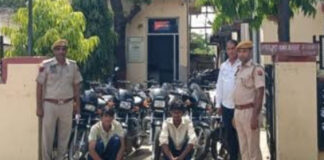 पुलिस ने नौ चोरी की मोटरसाइकिलों सहित दो शातिर बदमाश दबोचे Police nabbed two notorious criminals with nine stolen motorcycles.