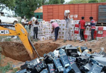 94 मामलों में जब्त 800 से अधिक कार्टन अवैध शराब नष्ट Over 800 cartons of illicit liquor seized in 94 cases destroyed.