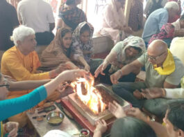 गोविंद देवजी मंदिर में पहली बार हुआ विद्यारंभ संस्कार, 300 श्रद्धालुओं ने दी यज्ञ में आहुति