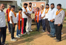 अमावस्या पर श्री श्याम गौ सेवा परिवार समिति ने किया चारा-गुड़ व भोजन का वितरण Shri Shyam Gau Seva Parivar Samiti distributed fodder and jaggery.